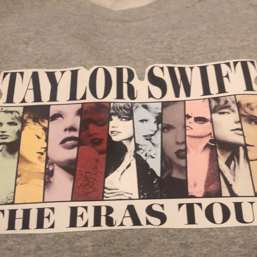 Sweatshirt - Picture 2 of 4